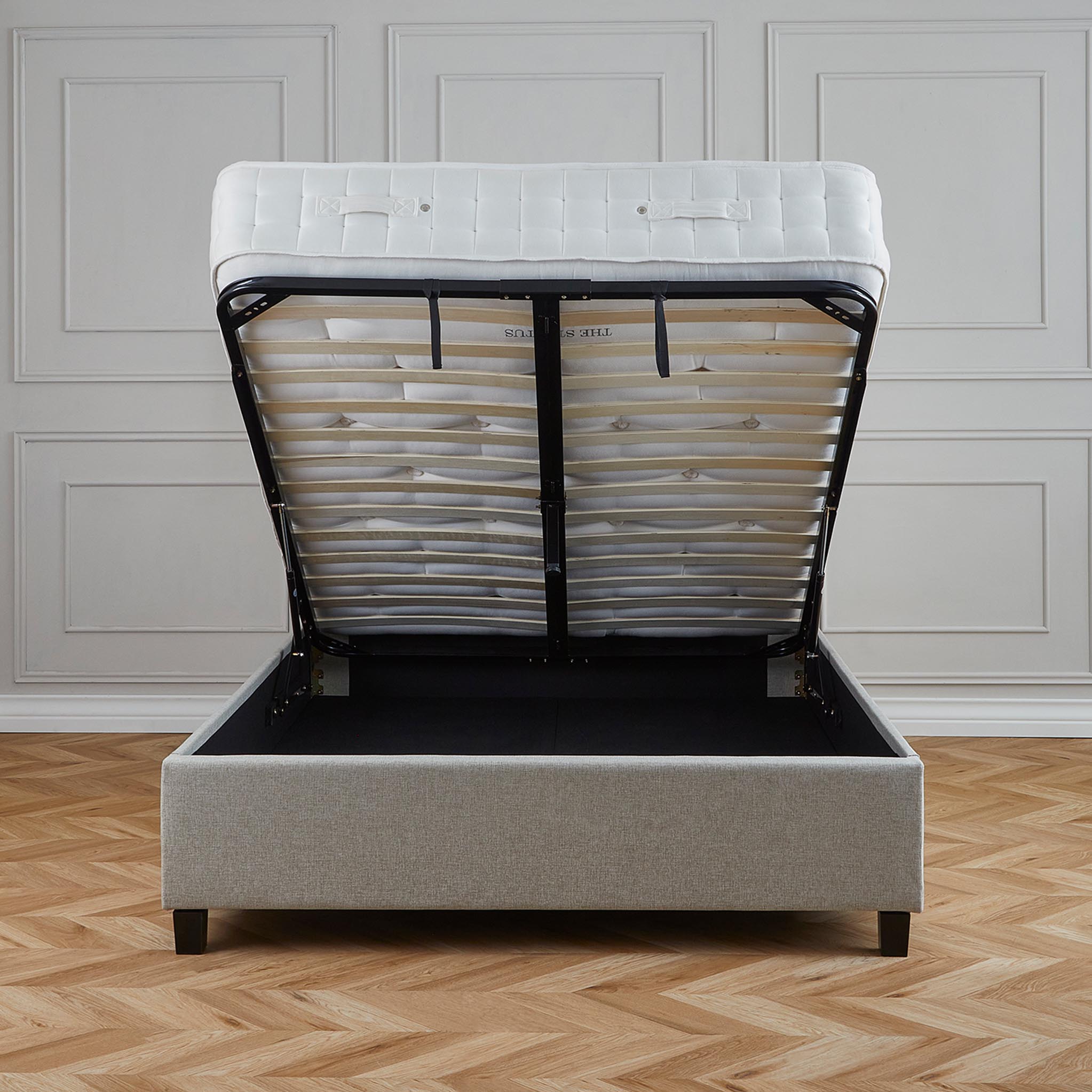 Cadre de lit coffre rembourré Ashley