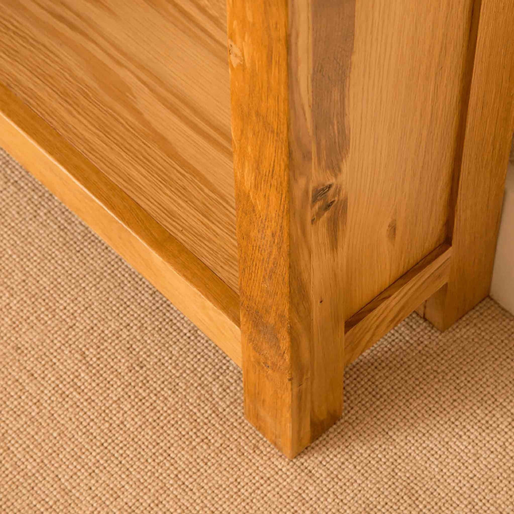 Bibliothèque étroite en chêne de Newlyn