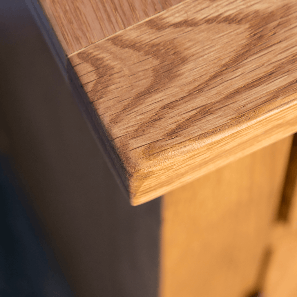 Petit buffet en chêne de Surrey