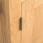 Buffet grand modèle en chêne de Surrey