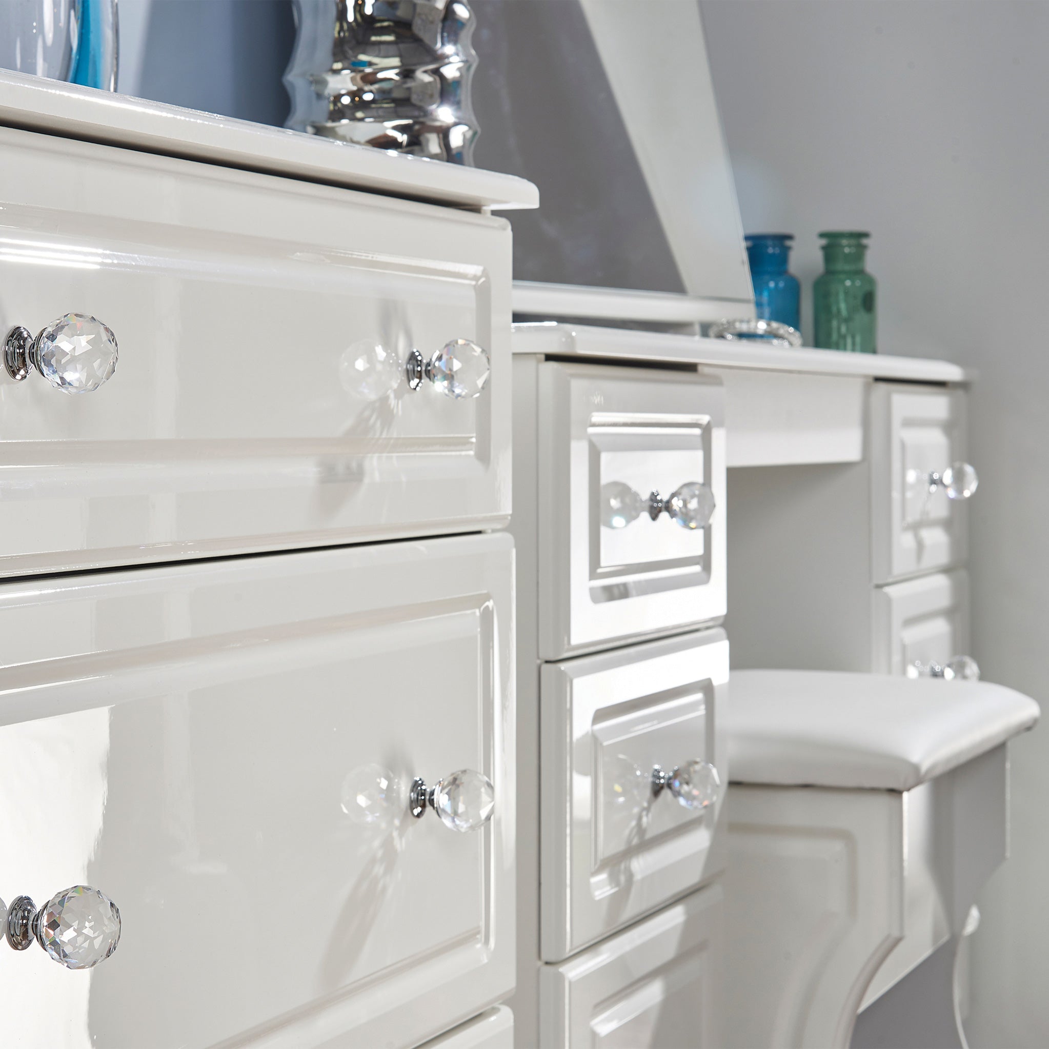 Commode profonde Kinsley blanche brillante à 3 tiroirs
