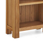 Bibliothèque étroite en chêne Zelah