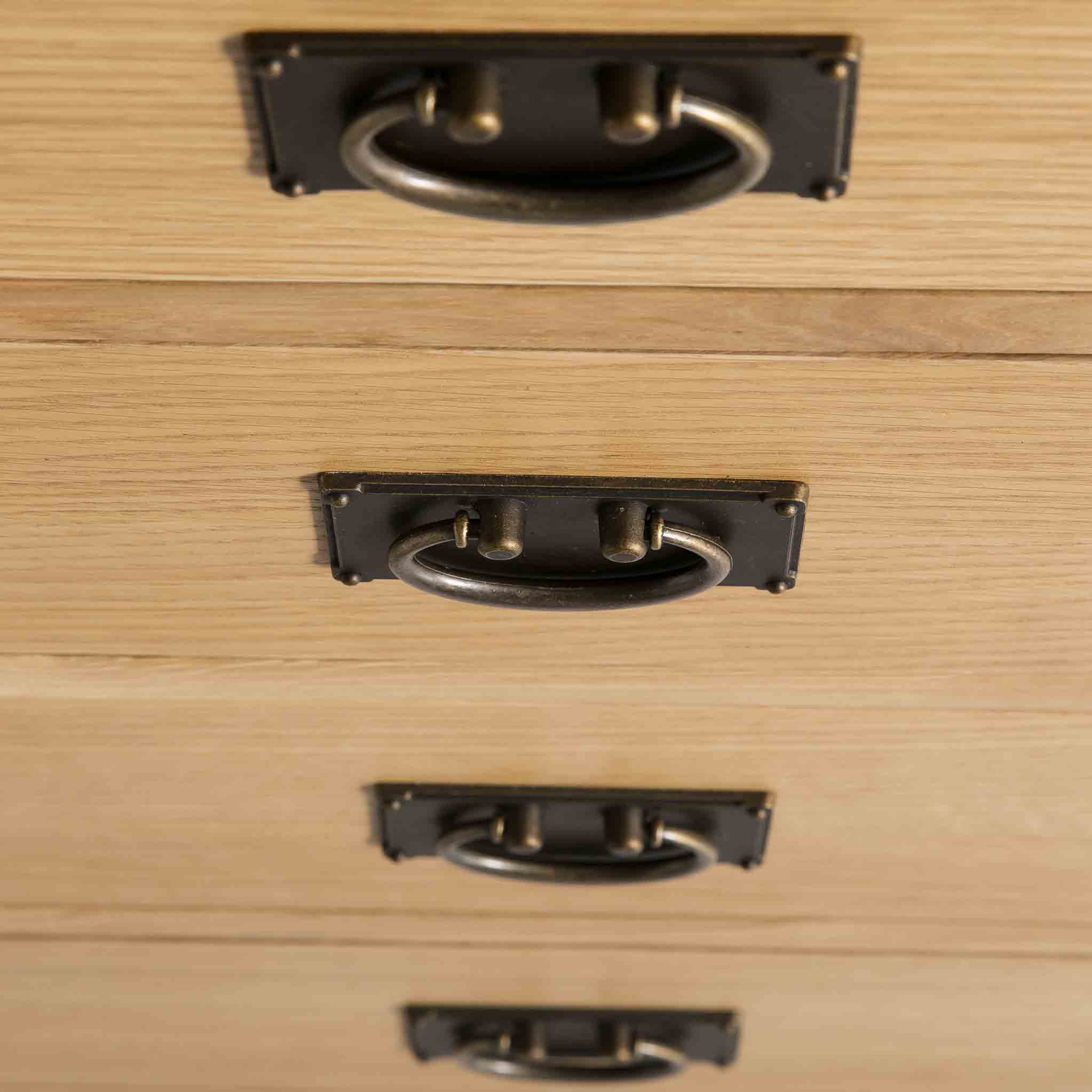 Commode Surrey Oak à 2 tiroirs superposés et 3 tiroirs