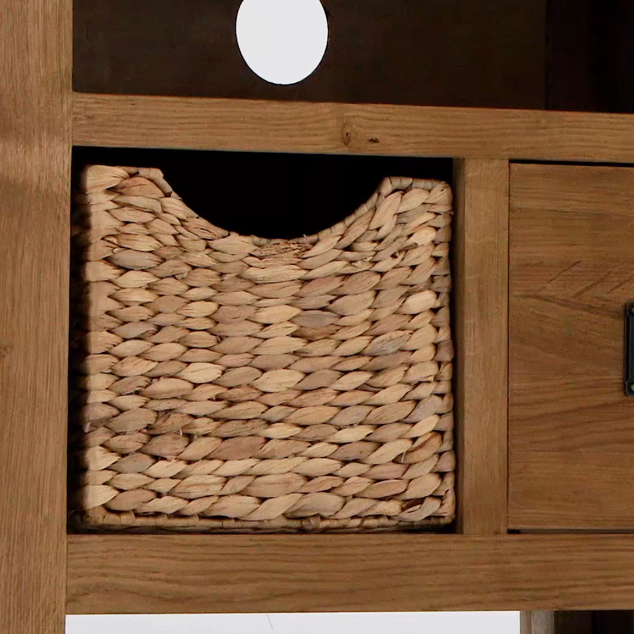 Meuble TV d'angle Zelah en chêne avec paniers