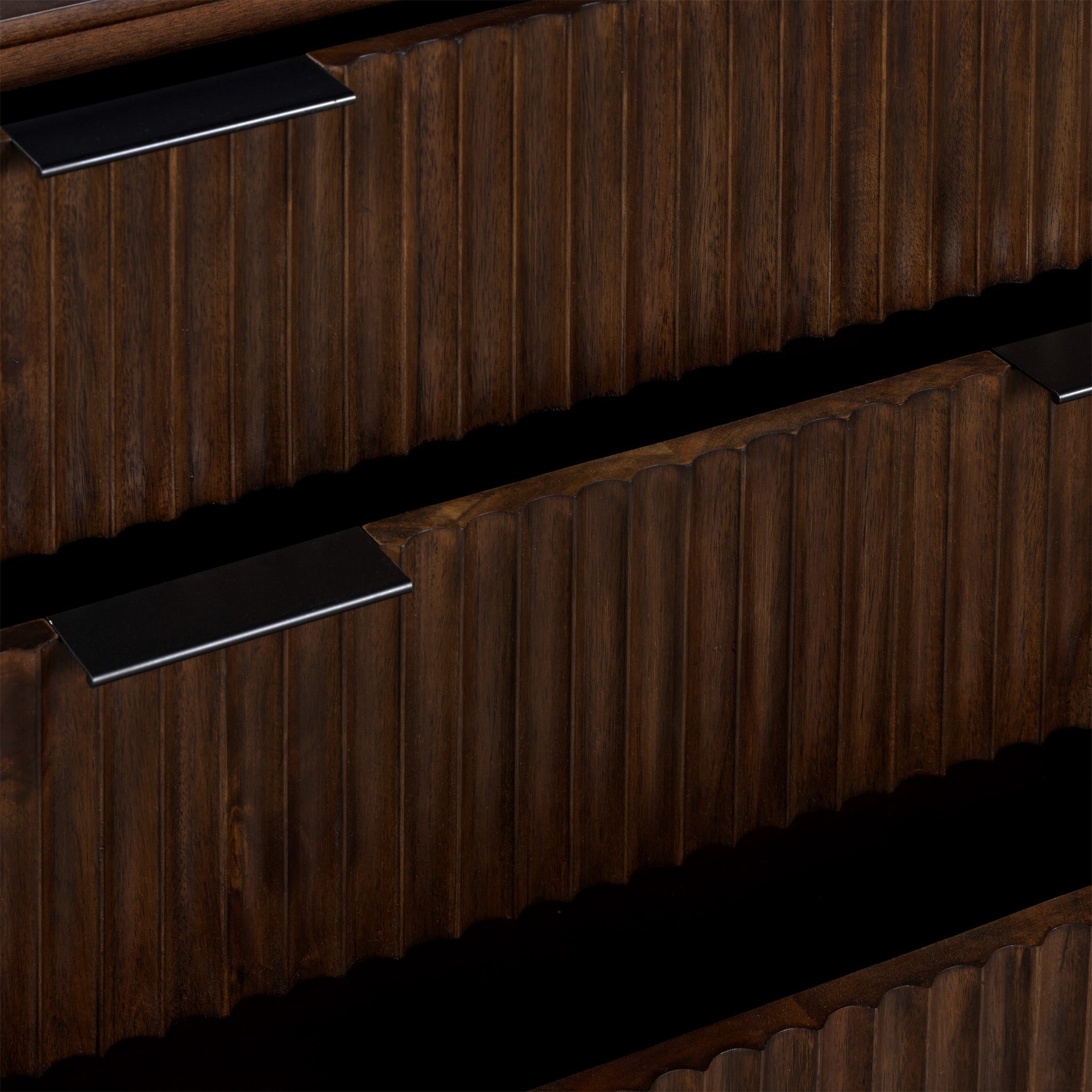 Commode à trois tiroirs rainurés Oskar