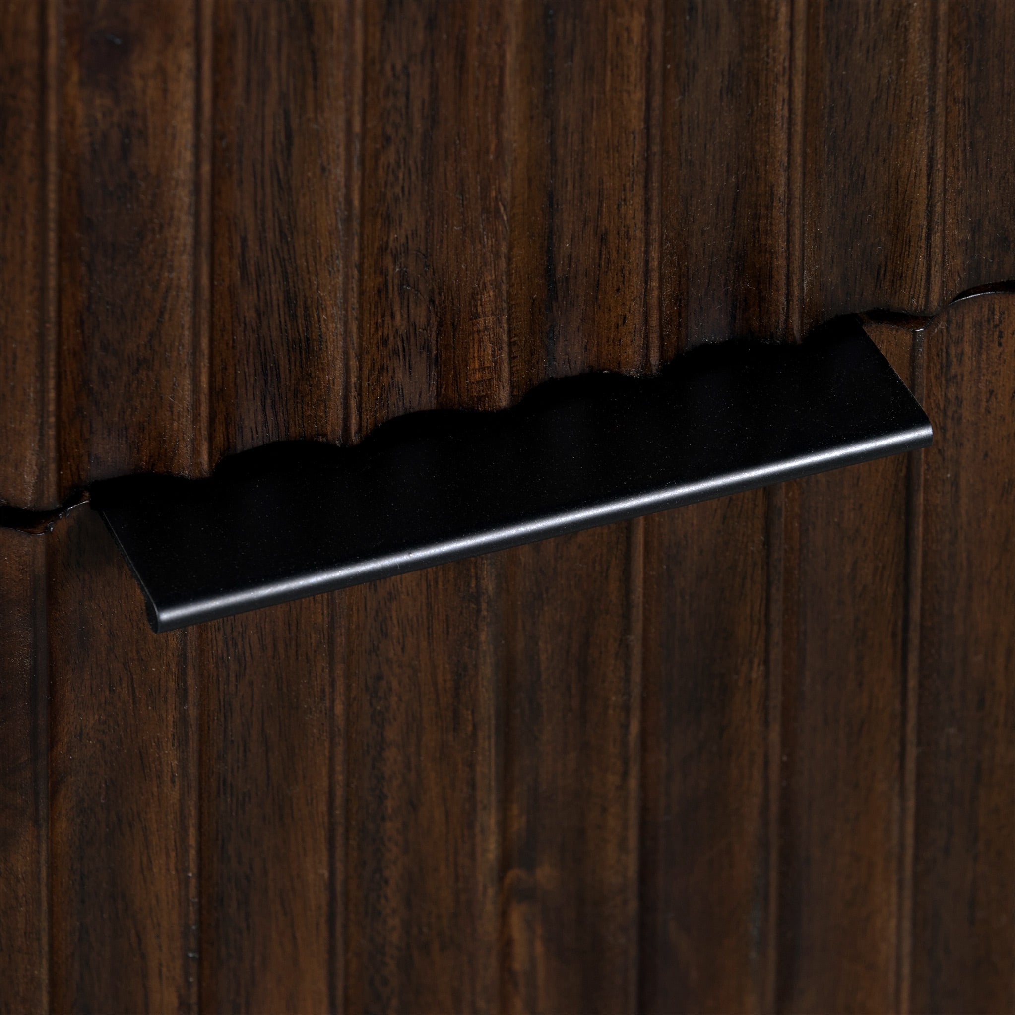 Commode à trois tiroirs rainurés Oskar