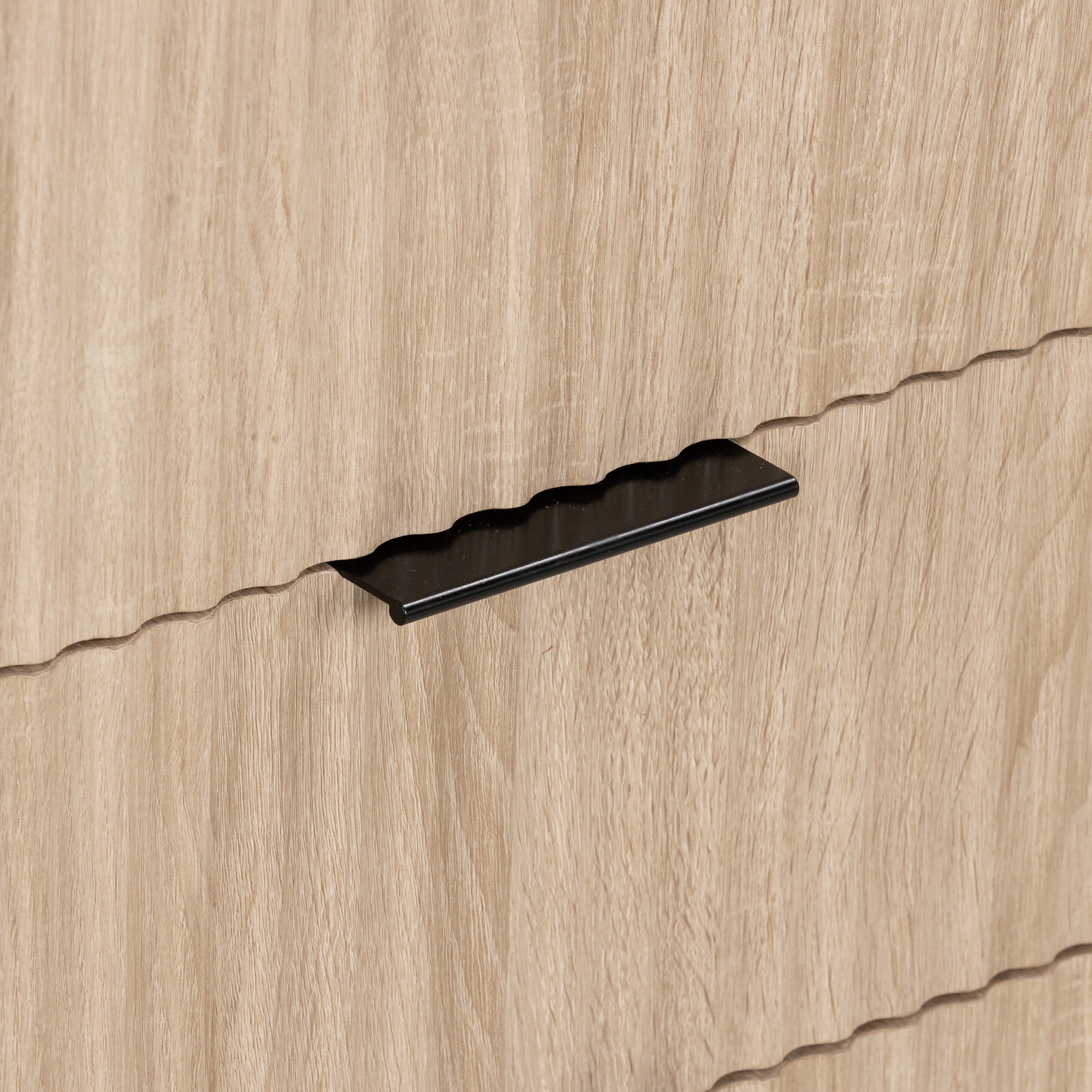 Petit buffet rainuré en chêne Jakob