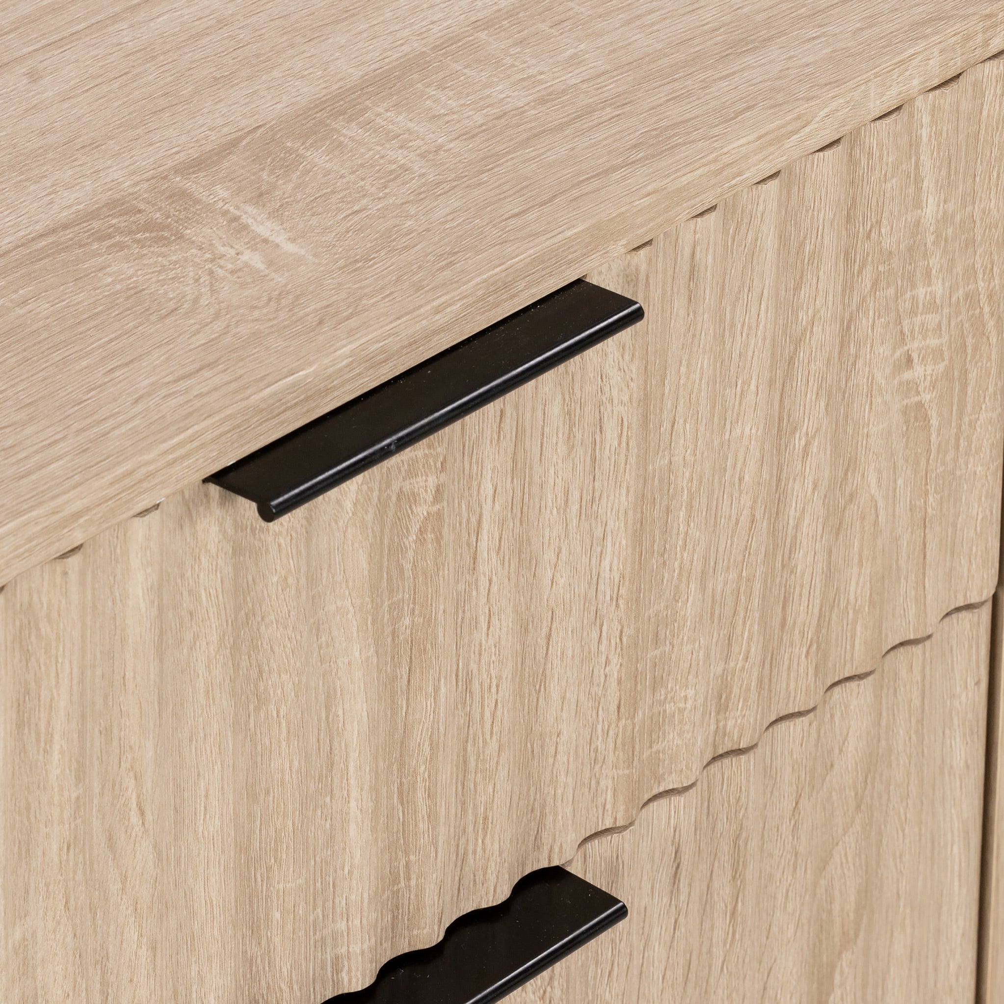 Petit buffet rainuré en chêne Jakob