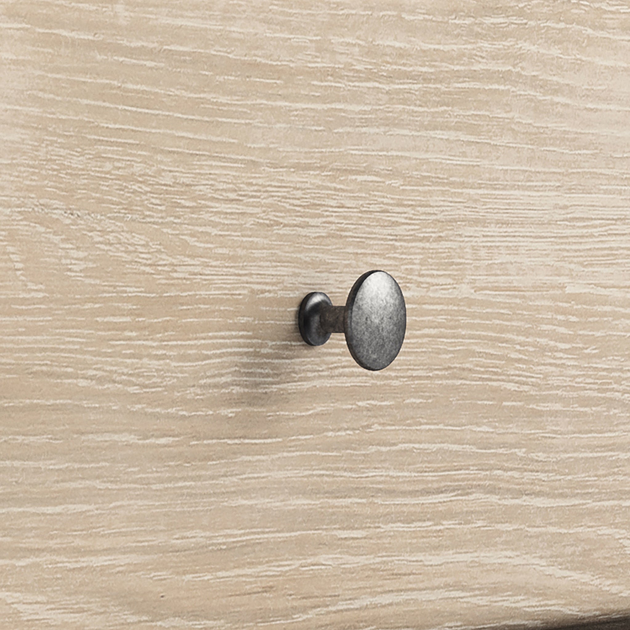 Commode Céline en chêne délavé, 2 tiroirs au-dessus de 3 tiroirs