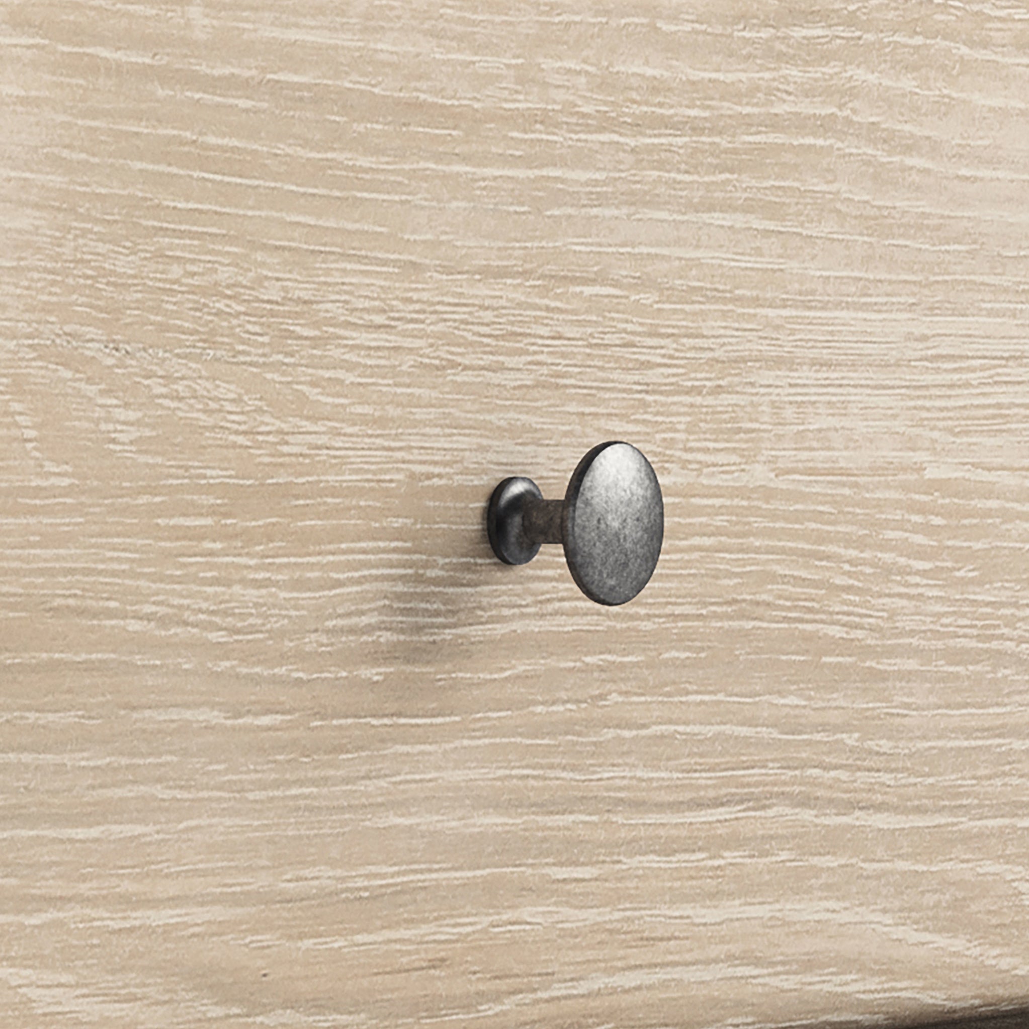 Commode haute Celine en chêne blanchi à 4 tiroirs