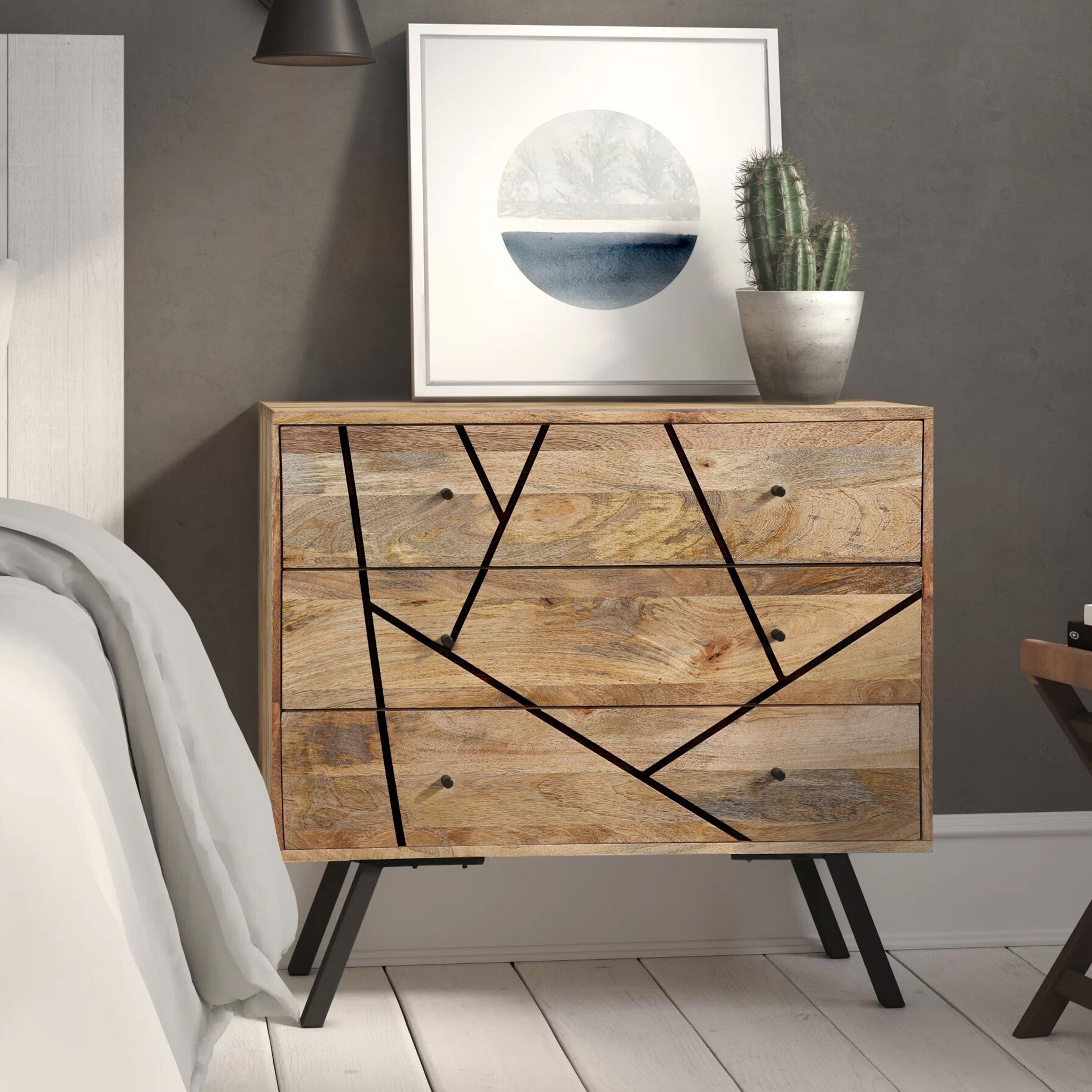 Commode Maddox rainurée en bois de manguier à 3 tiroirs