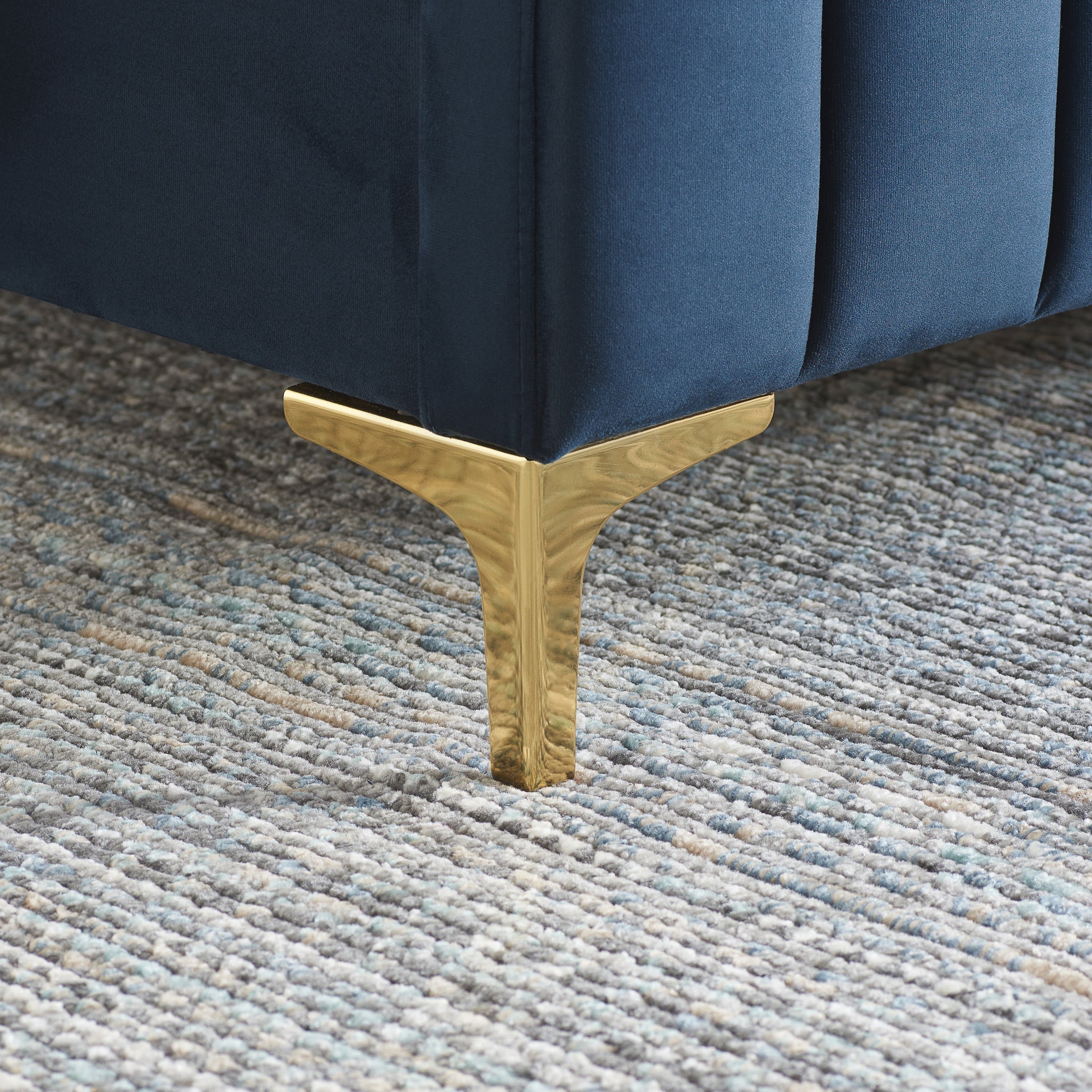 Cadre de lit Olivia en velours bleu nuit