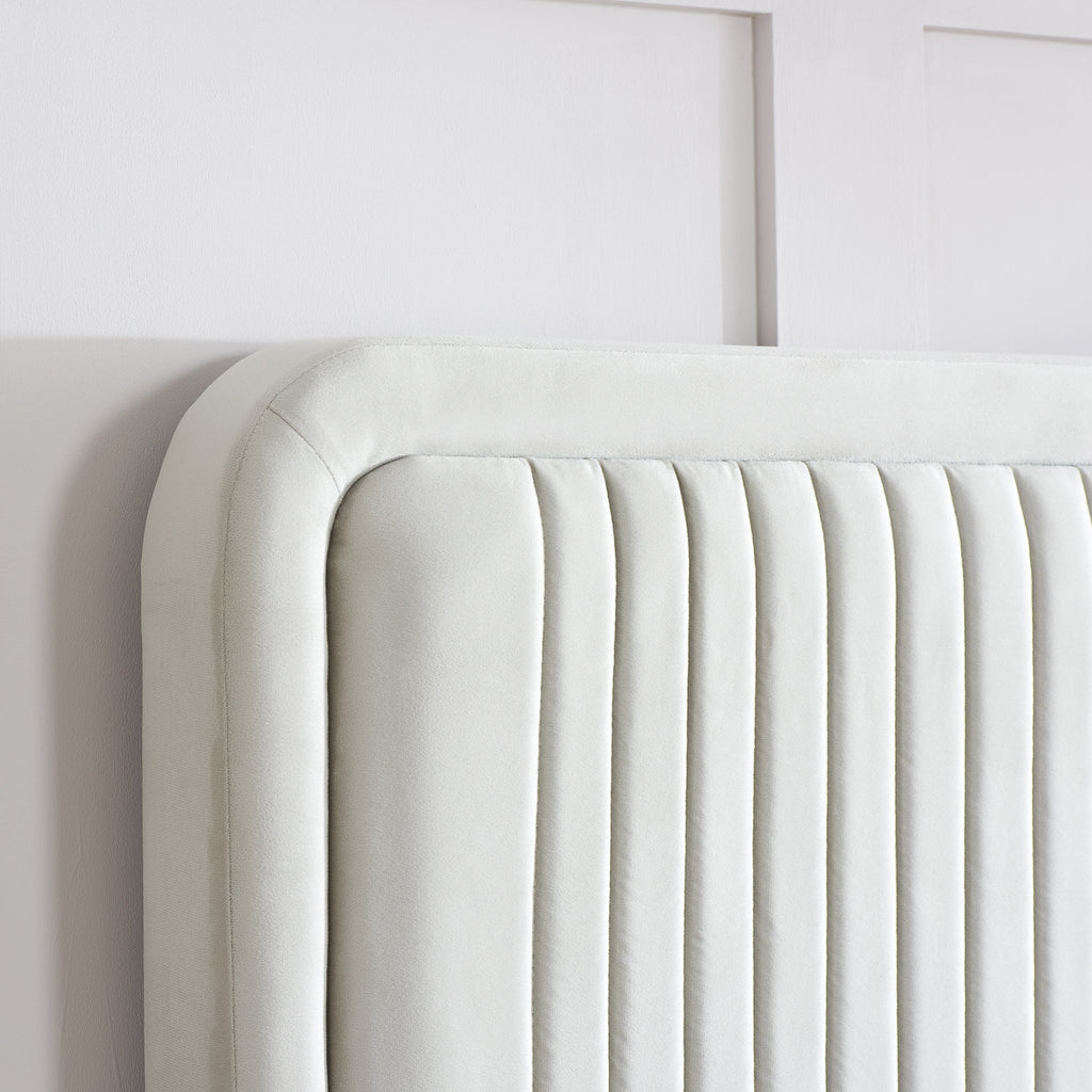 Cadre de lit en velours Jennifer Stone