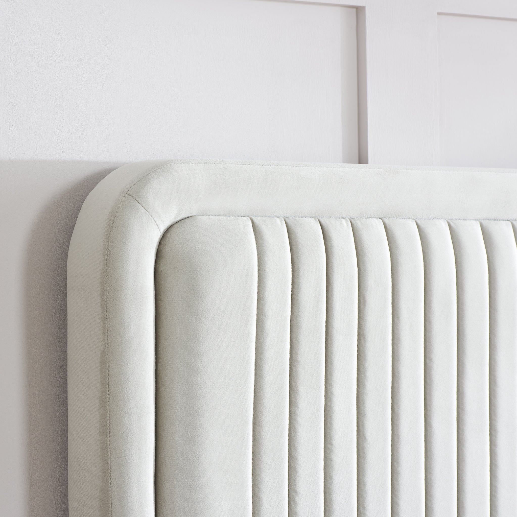 Cadre de lit en velours Jennifer Stone