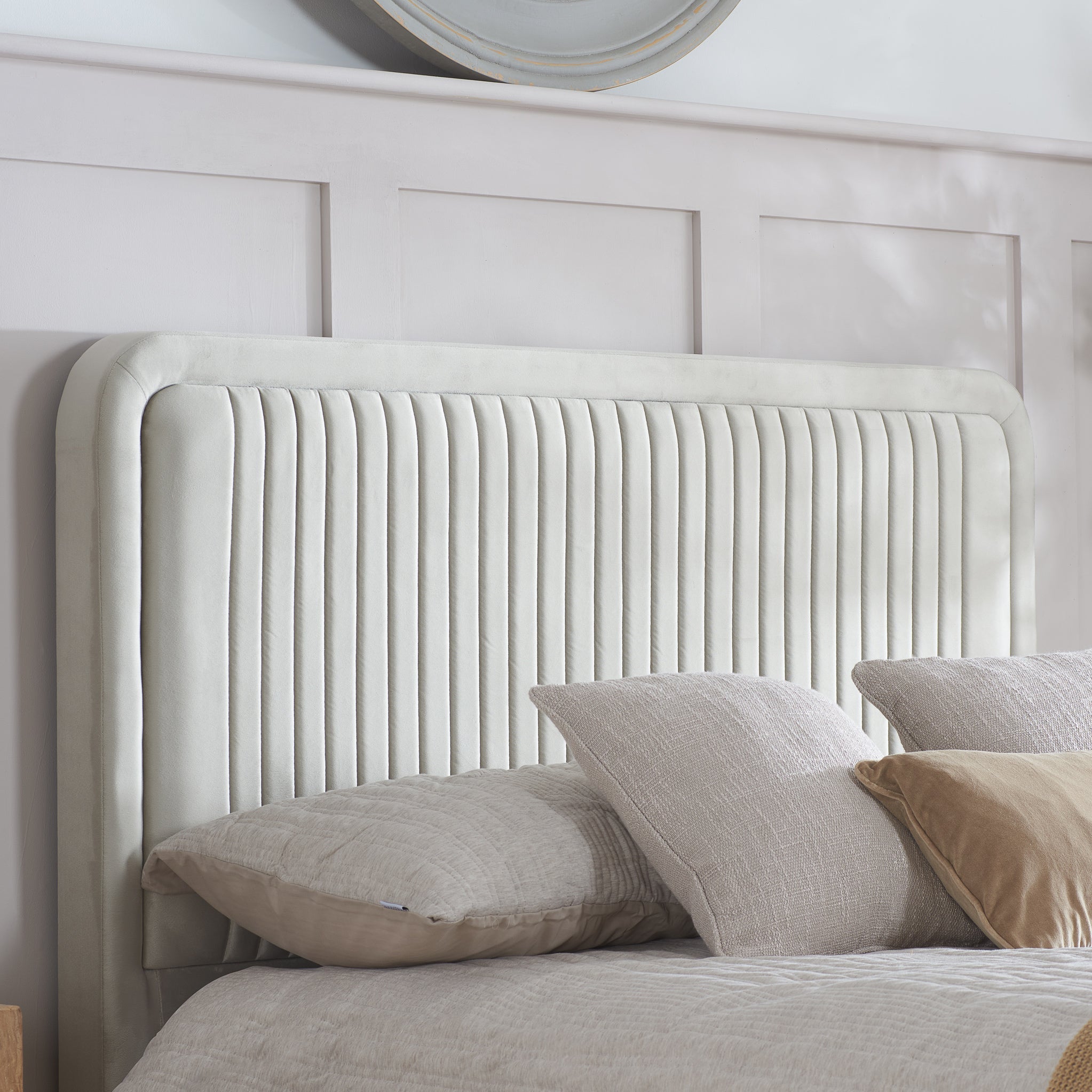 Cadre de lit en velours Jennifer Stone