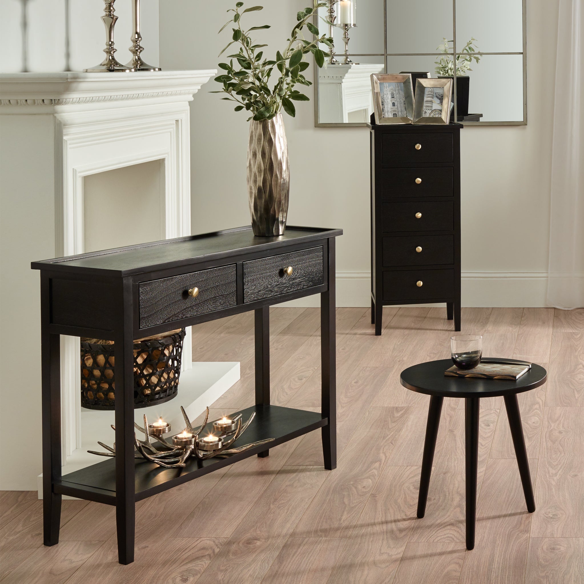 Commode haute Chelmsford en pin noir satiné à 5 tiroirs