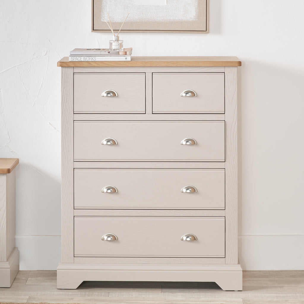 Commode Fairford en pin et chêne, 2 tiroirs au-dessus de 3 tiroirs