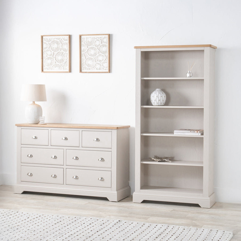 Commode Fairford en pin et chêne, 3 tiroirs au-dessus de 4 tiroirs