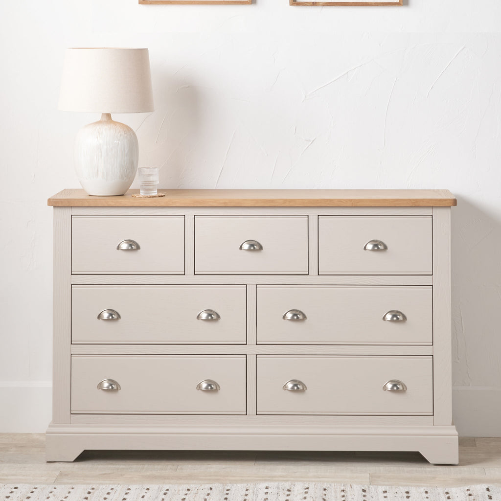 Commode Fairford en pin et chêne, 3 tiroirs au-dessus de 4 tiroirs