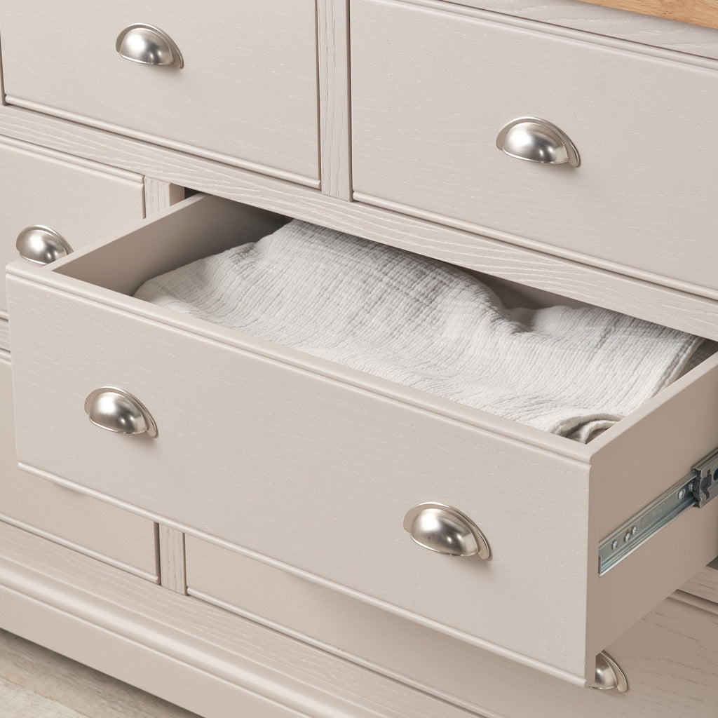 Commode Fairford en pin et chêne, 3 tiroirs au-dessus de 4 tiroirs