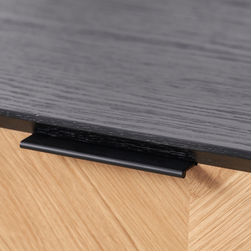 Armoire Hailee en chêne et pin à 2 portes