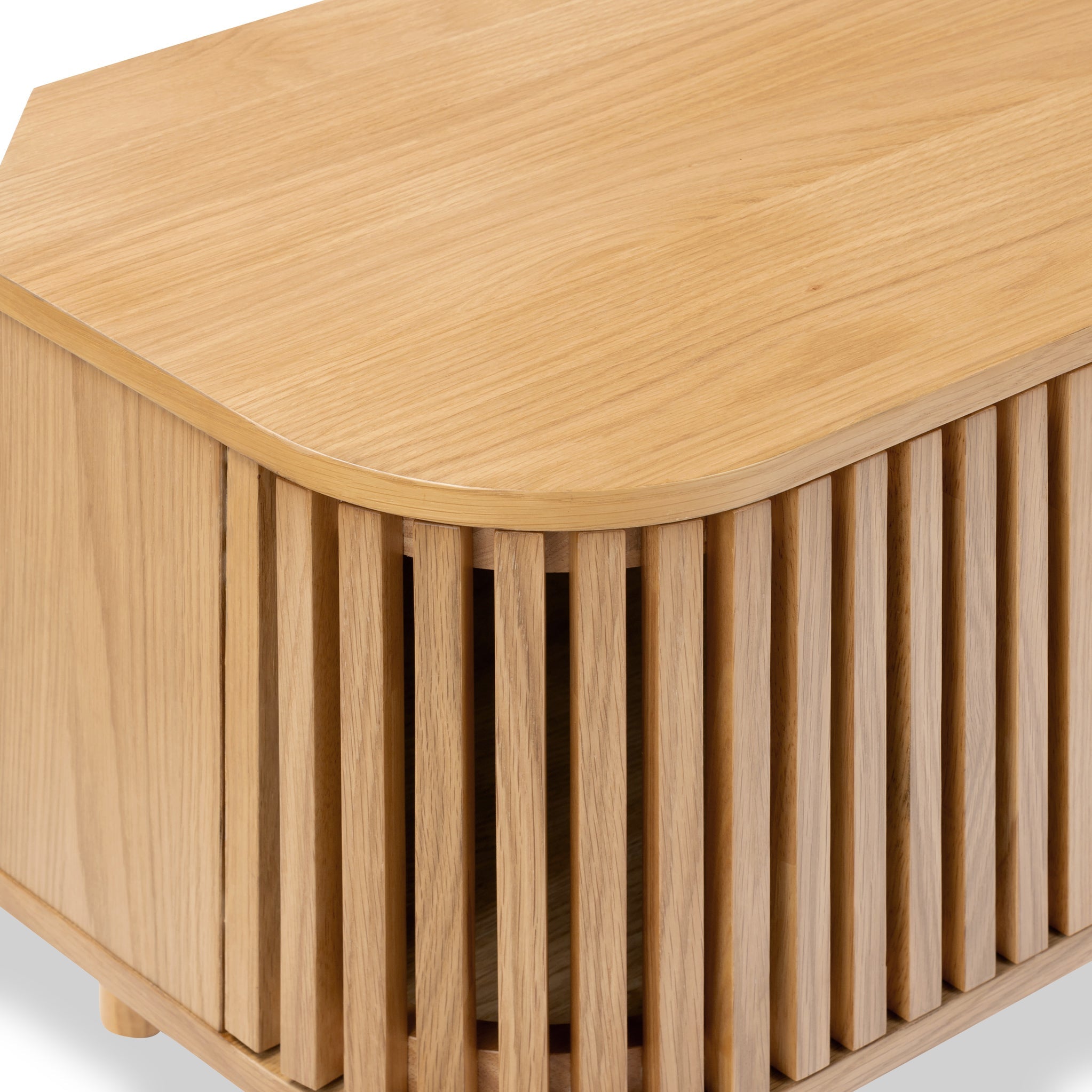 Meuble TV d'angle à lattes en chêne Shorwell