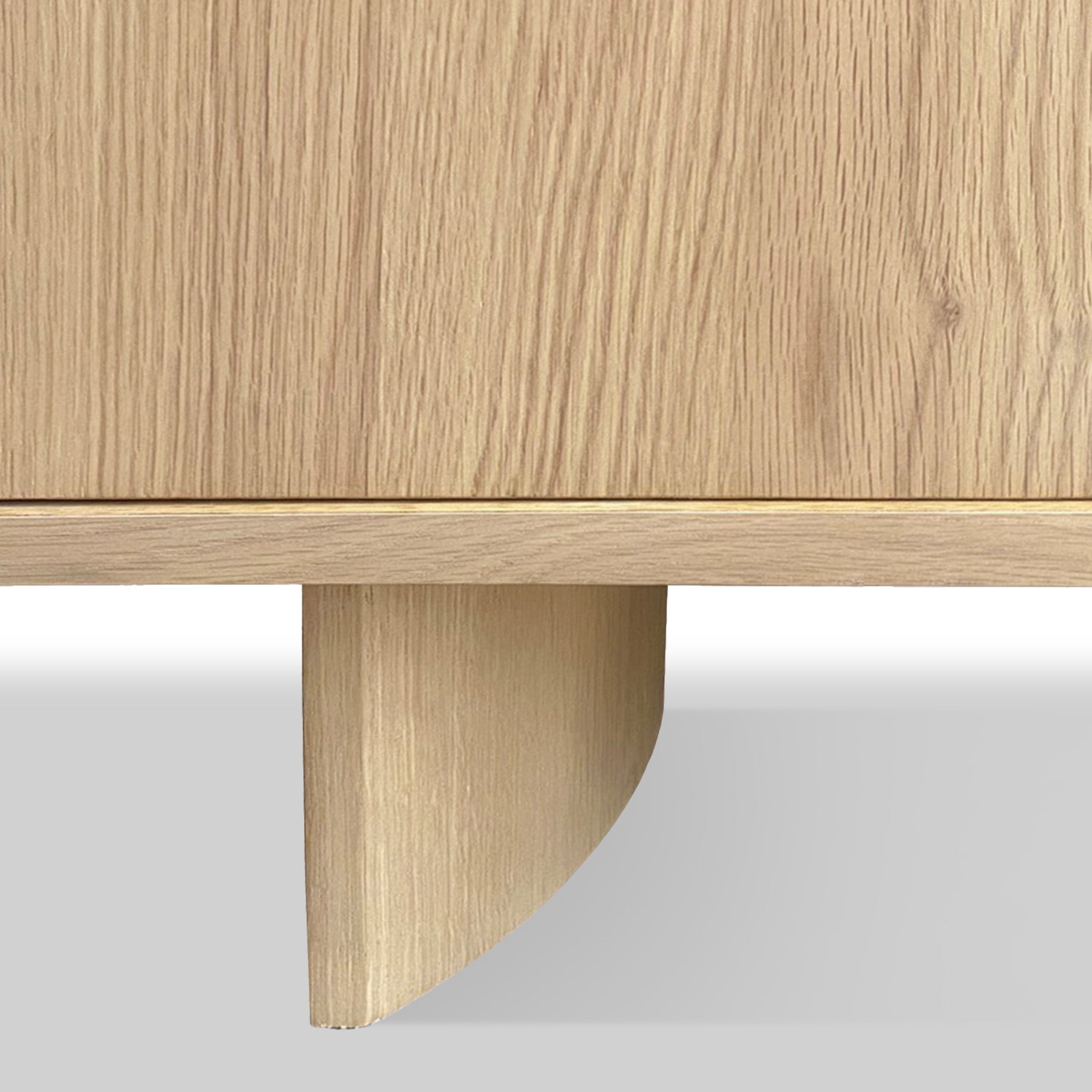 Buffet petit modèle à 2 portes en chêne Whitstone