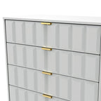 Commode Harlow à 5 tiroirs avec pieds en épingle à cheveux dorés