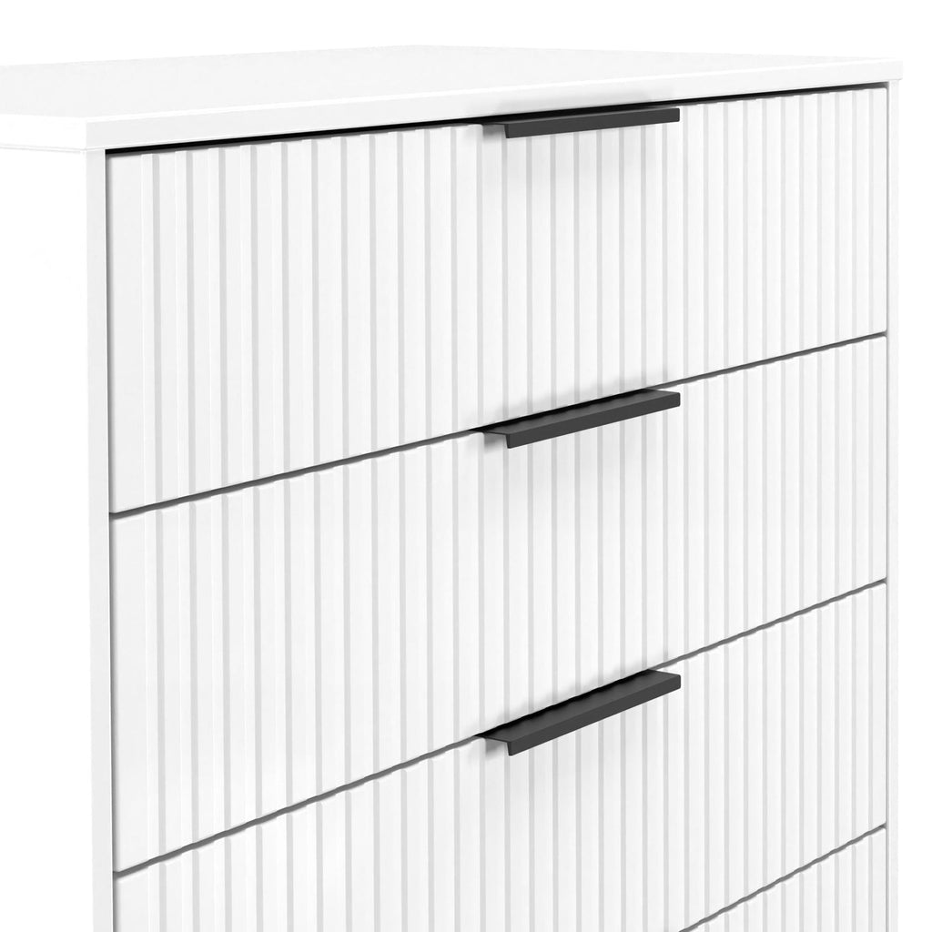 Commode Callo à cinq tiroirs cannelés