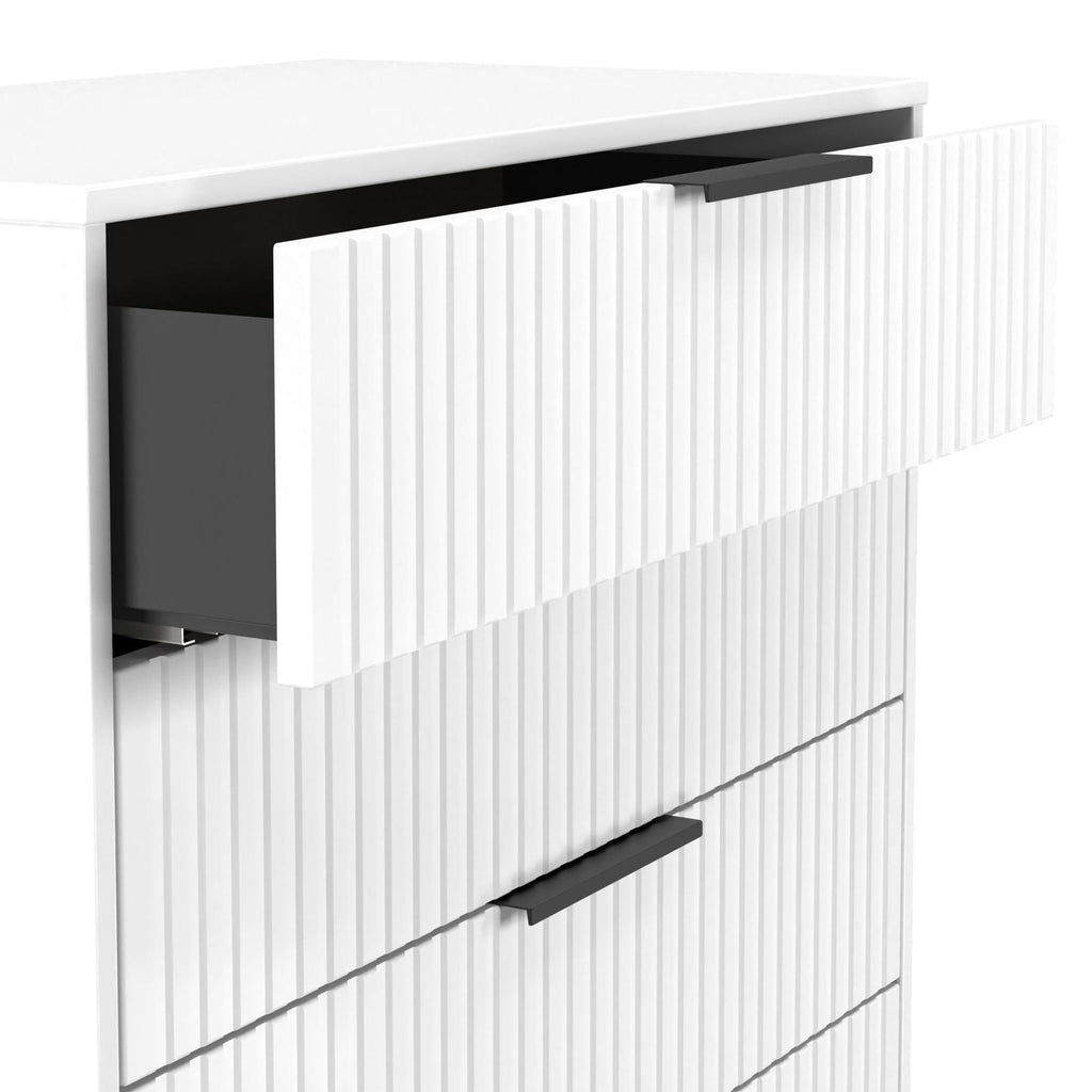 Commode Callo à cinq tiroirs cannelés