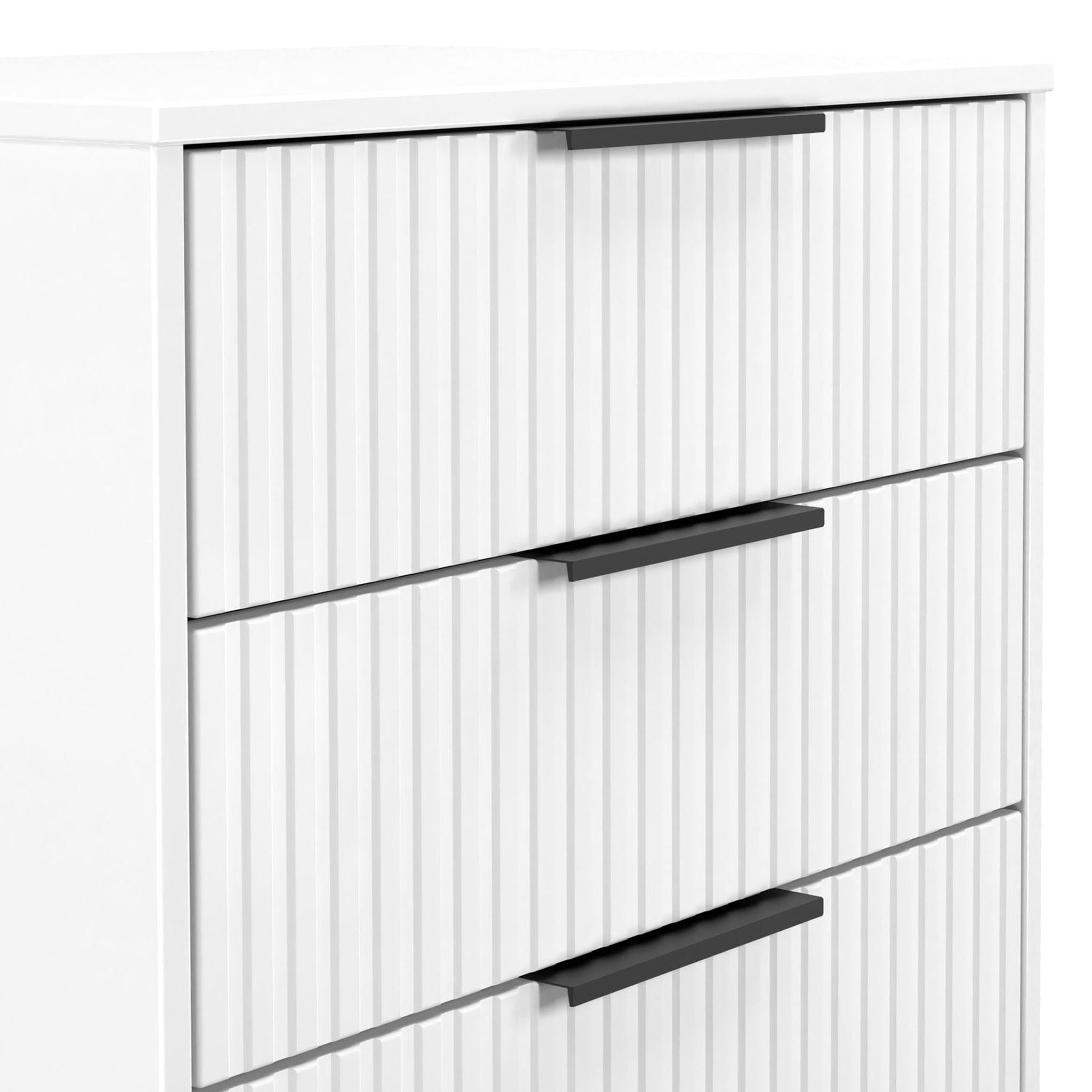 Commode à trois tiroirs cannelée Callo