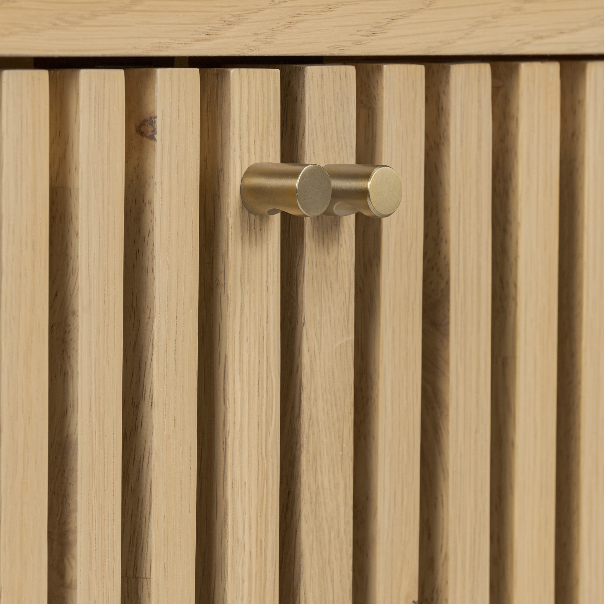 Buffet à quatre portes en chêne à lattes Finch