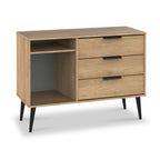 Meuble TV Asher en chêne clair à 3 tiroirs avec pieds noirs
