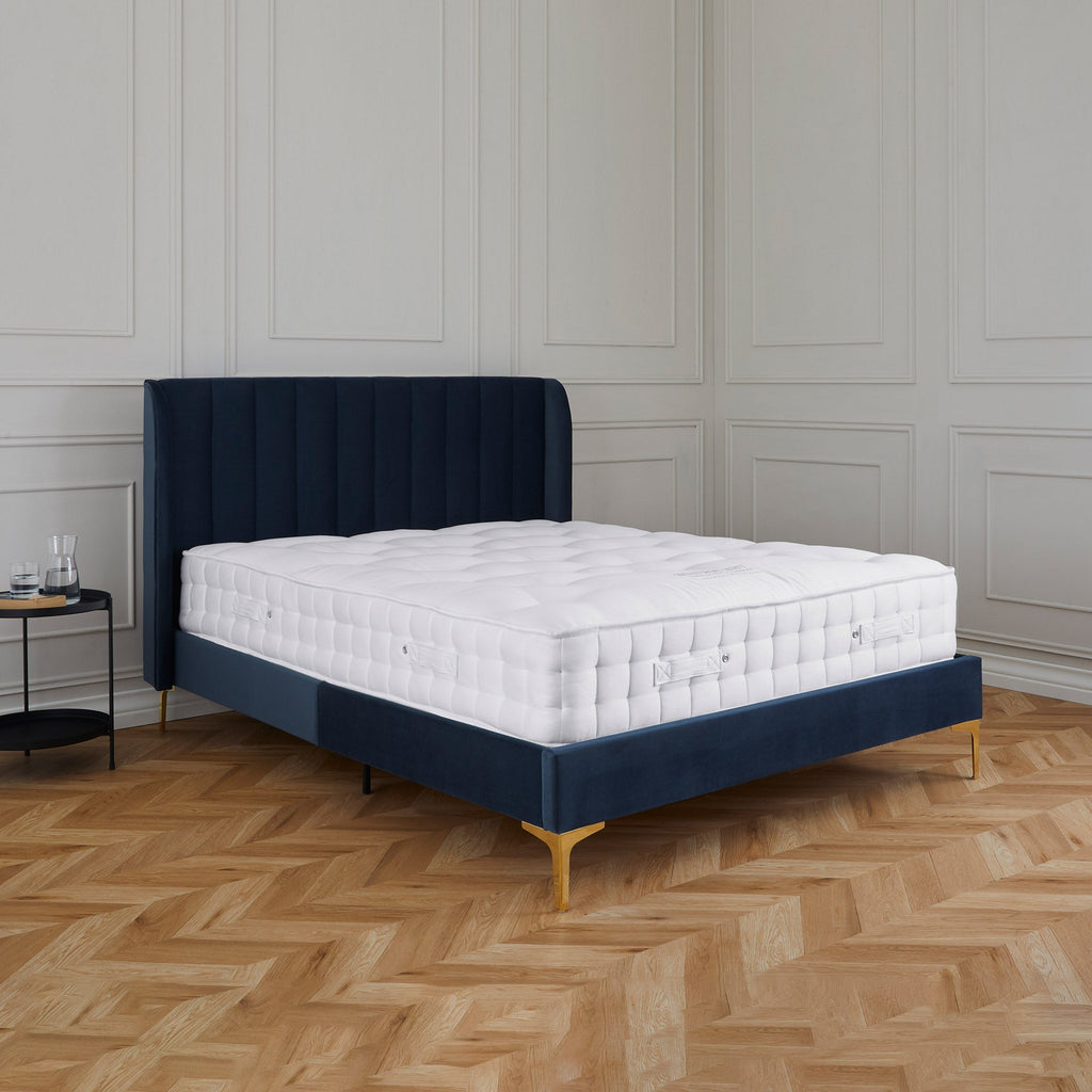 Cadre de lit en velours Ramona