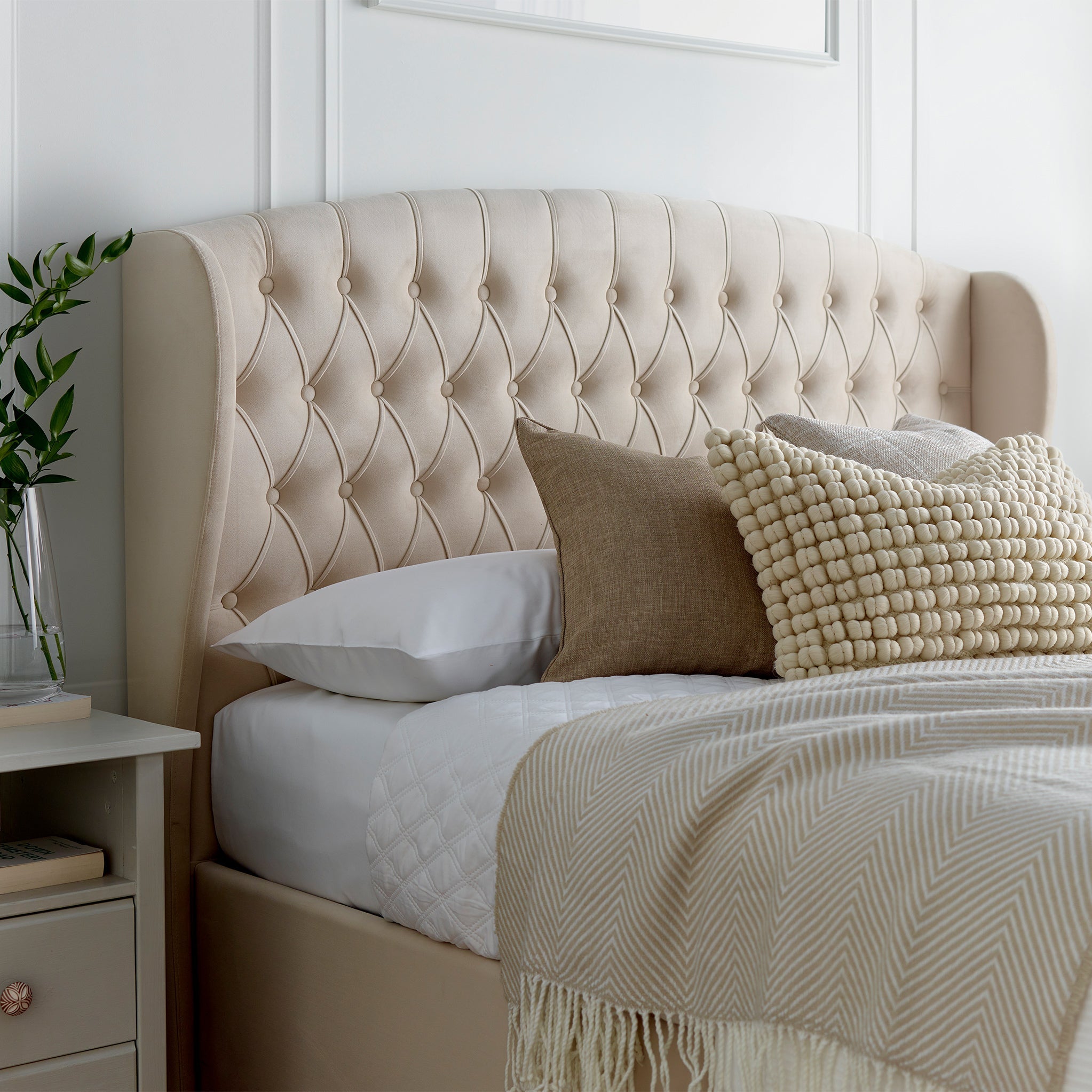 Cadre de lit coffre en velours Sailsbury