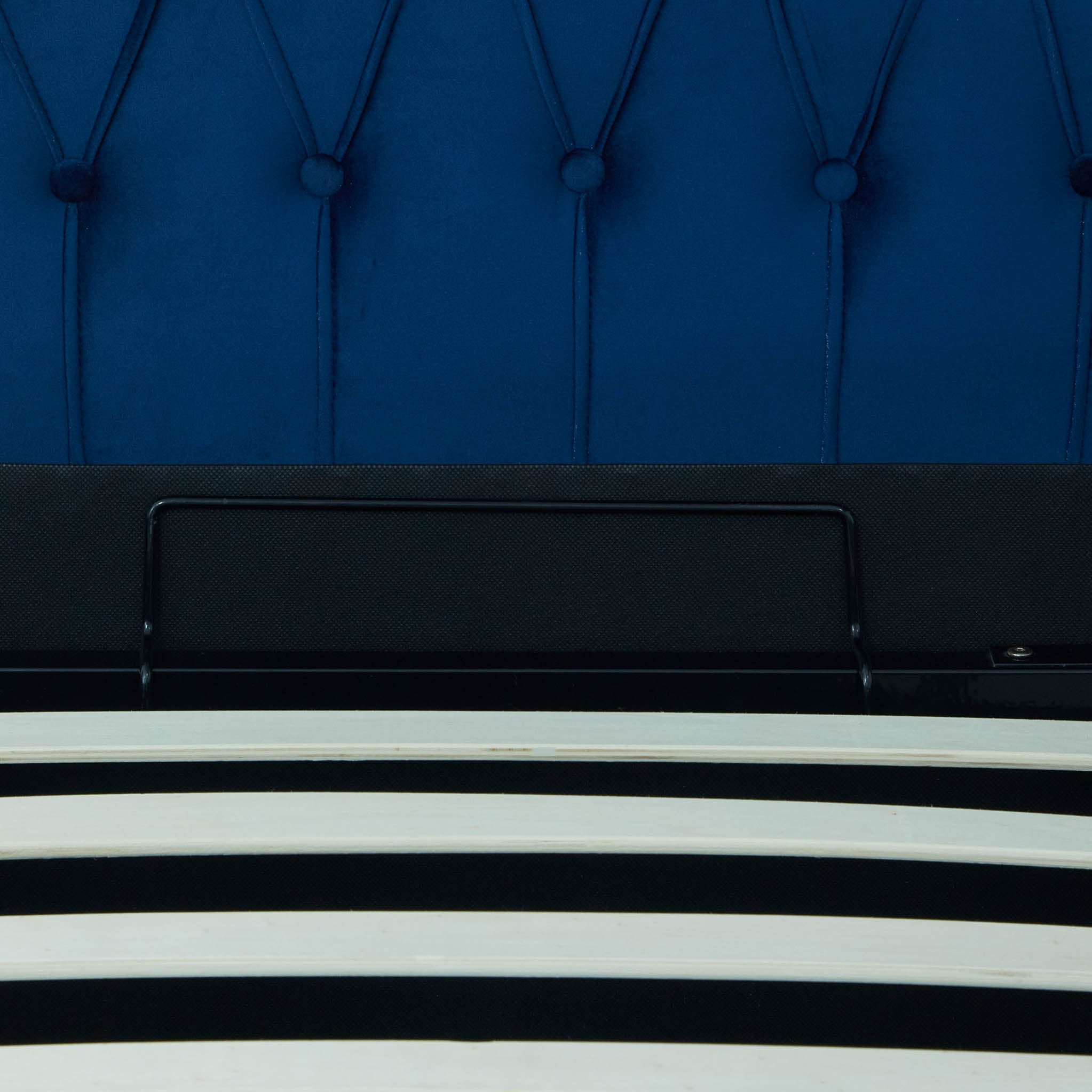 Cadre de lit coffre en velours Sailsbury