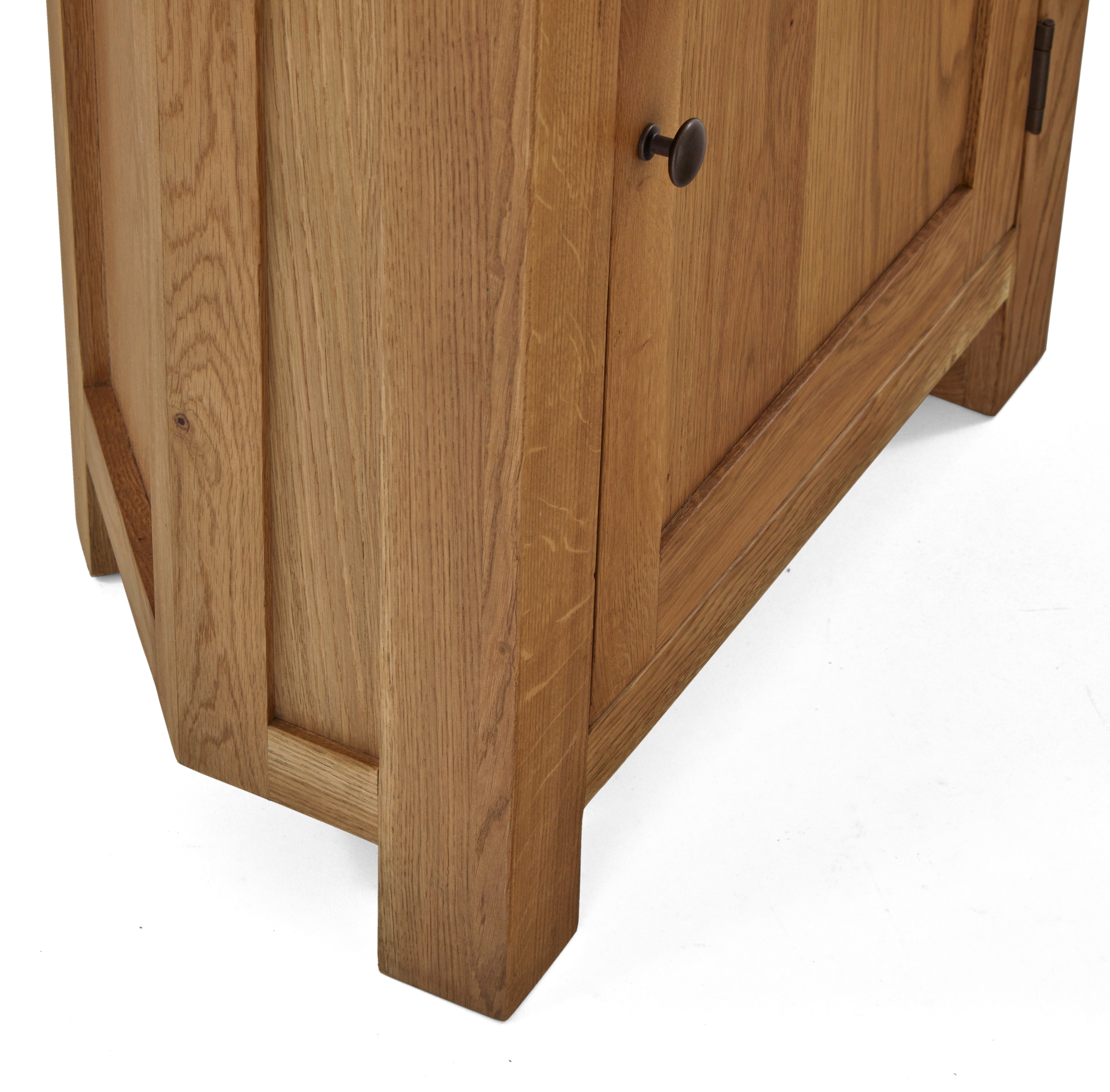 Vitrine d'angle en chêne Zelah